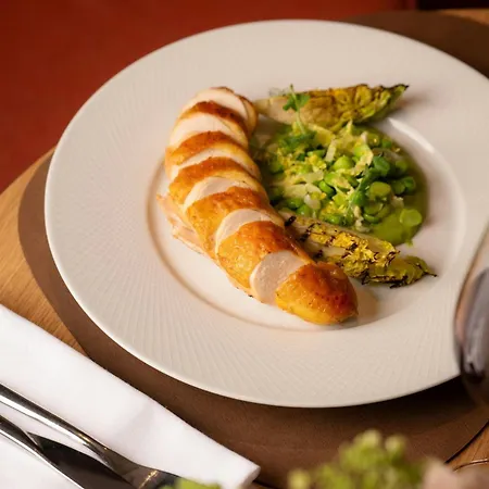 Marriott Champs Elysees 5*