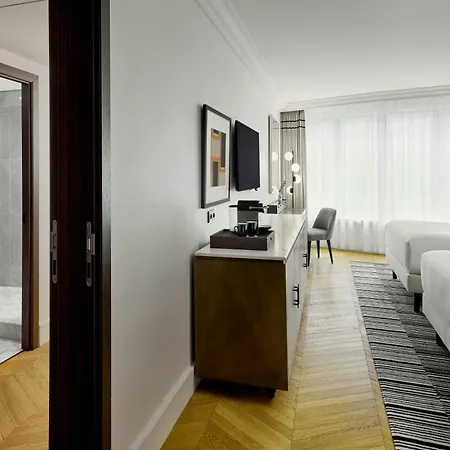 Marriott Champs Elysees Otel 5*
