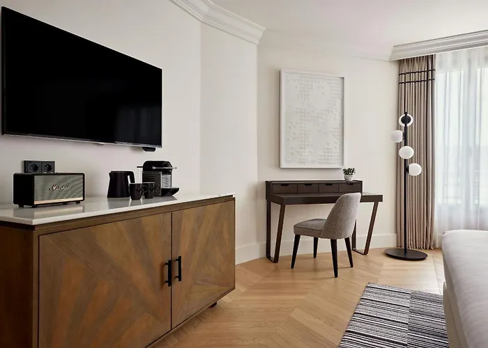 Marriott Champs Elysees 5*