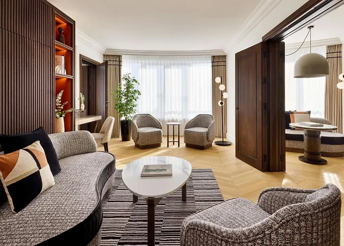 Marriott Champs Elysees Otel 5*