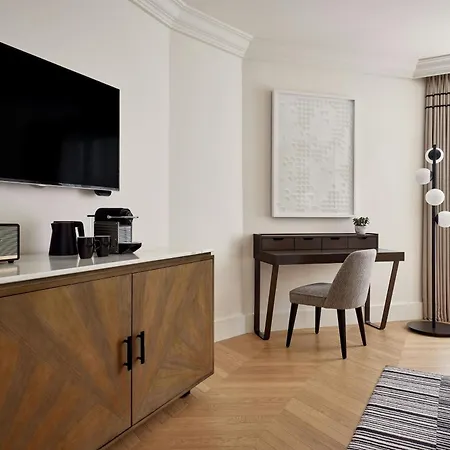 Marriott Champs Elysees 5*