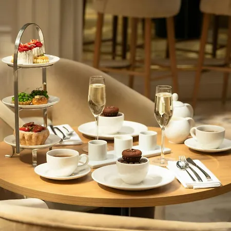 Marriott Champs Elysees מלון 5*