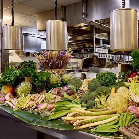 Marriott Champs Elysees 5*