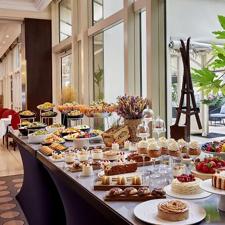 Marriott Champs Elysees 5*