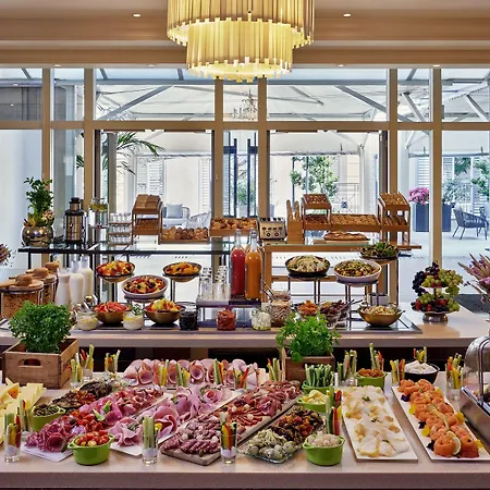 Marriott Champs Elysees 5*