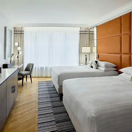 Marriott Champs Elysees מלון