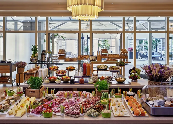 Marriott Champs Elysees 5*